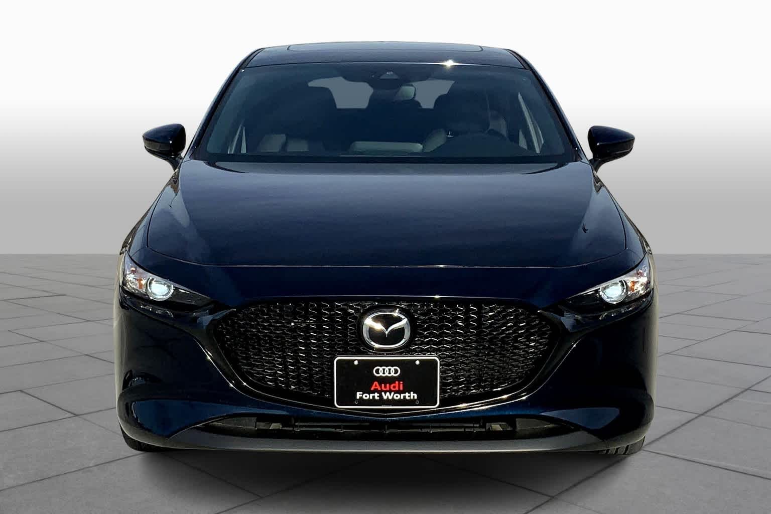 2022 Mazda Mazda3 Preferred Hatchback photo 3