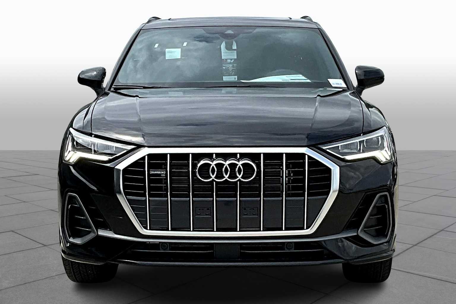 2025 Audi Q3 S line Premium photo 3