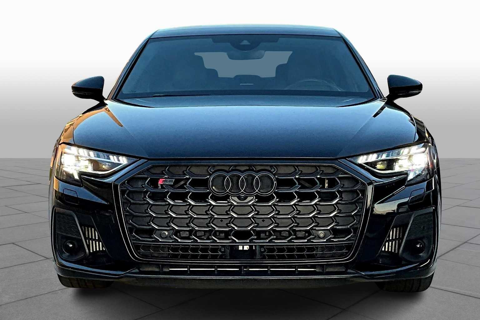 2022 Audi S8 Quattro photo 3