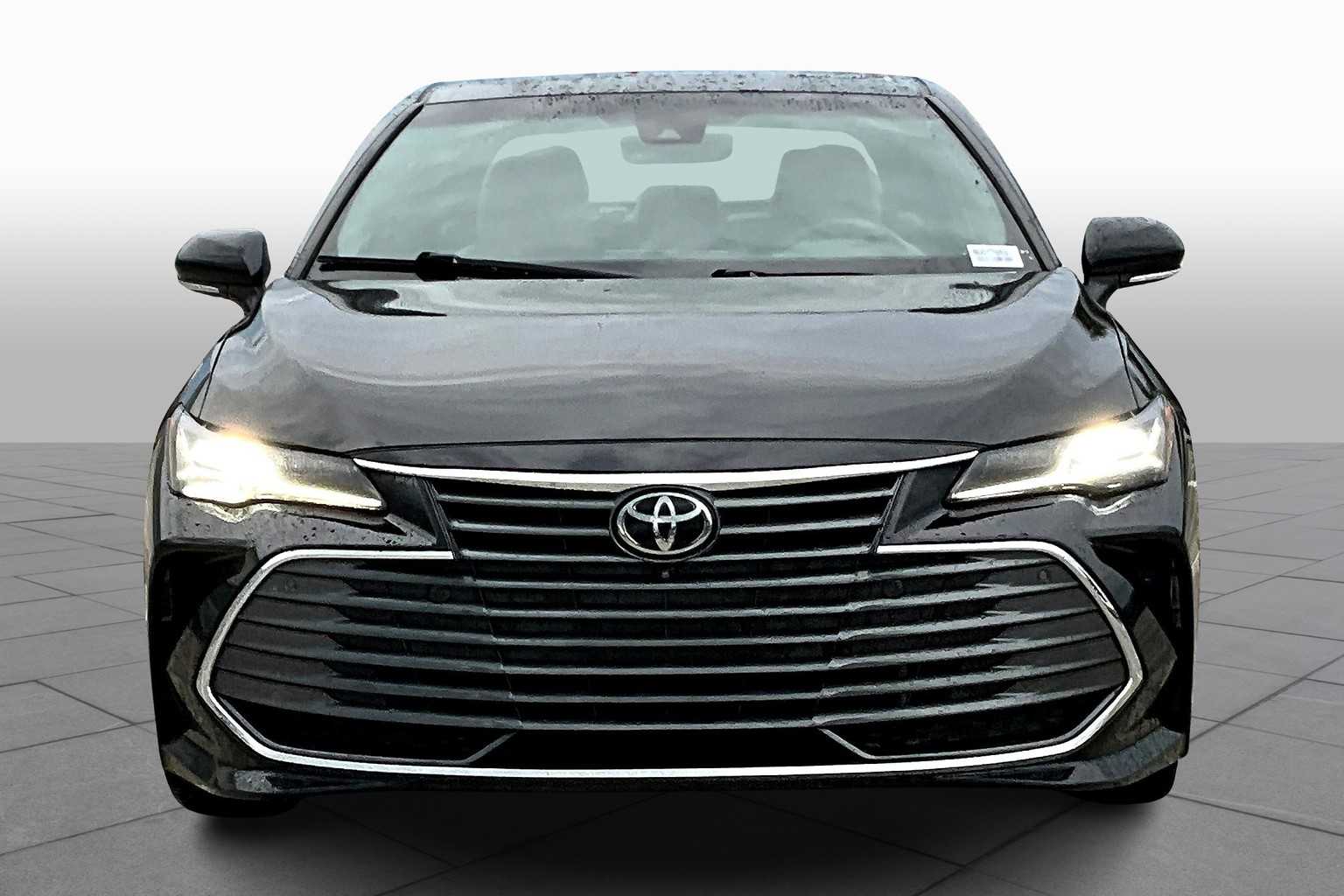 2022 Toyota Avalon Limited photo 3