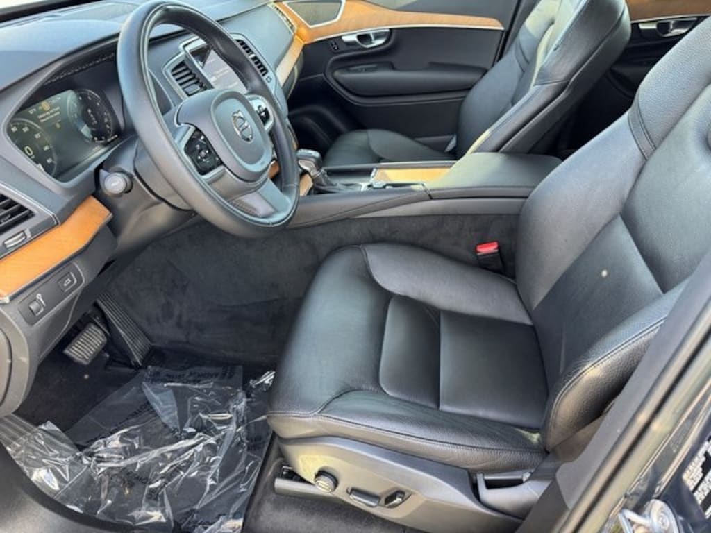 Certified 2022 Volvo XC90 T6 Momentum SUV