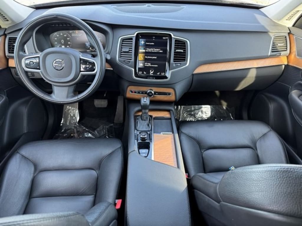 Certified 2022 Volvo XC90 T6 Momentum SUV