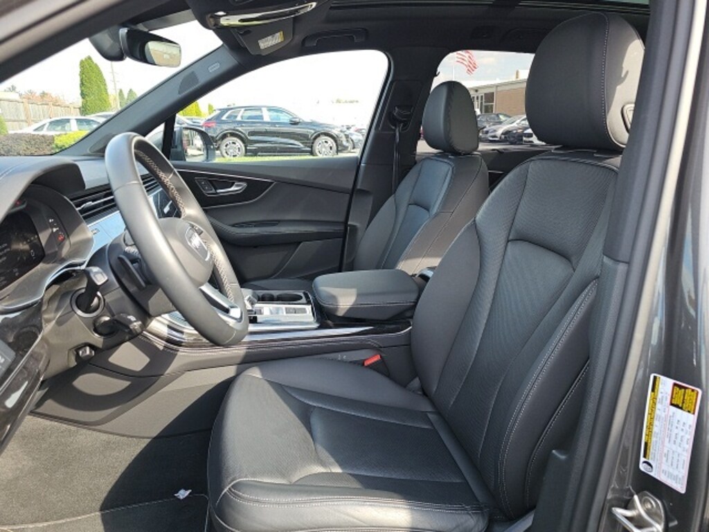 Used 2025 Audi Q7 45 Premium Plus SUV