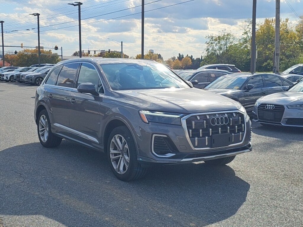 Used 2025 Audi Q7 45 Premium Plus SUV
