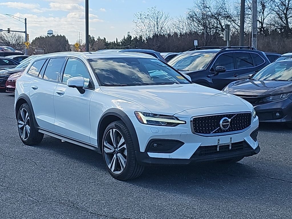 Certified 2025 Volvo V60 Cross Country B5 Plus Wagon