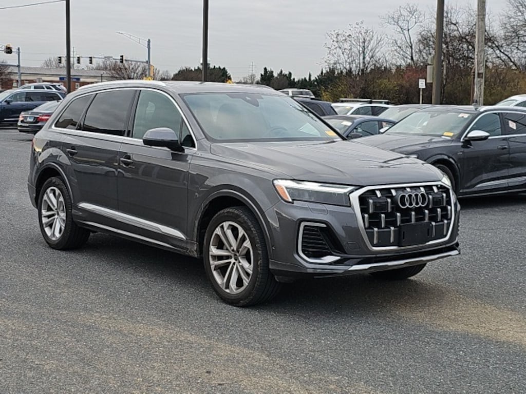 Certified 2025 Audi Q7 45 Premium SUV