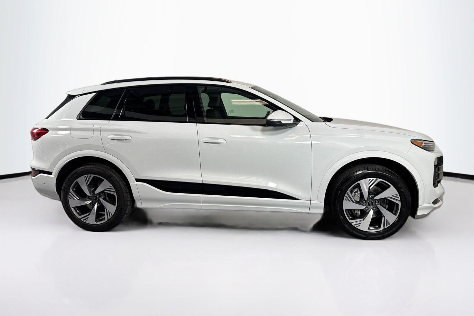 2025 Audi Q6 E-tron Premium Plus photo 3