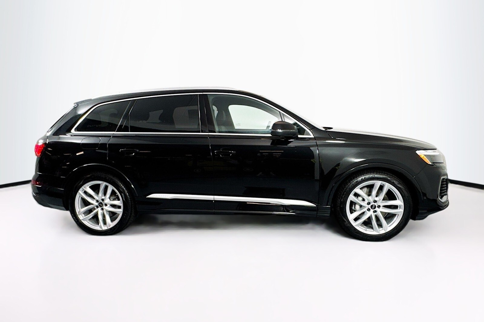 2025 Audi Q7 Premium Plus photo 4
