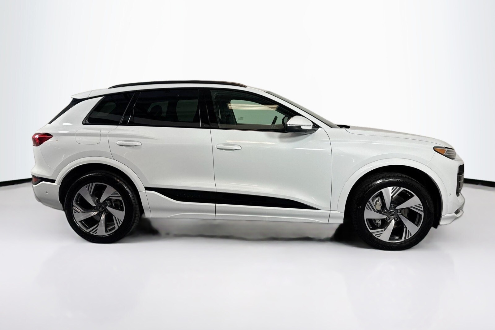 2025 Audi Q6 E-tron Premium Plus photo 3