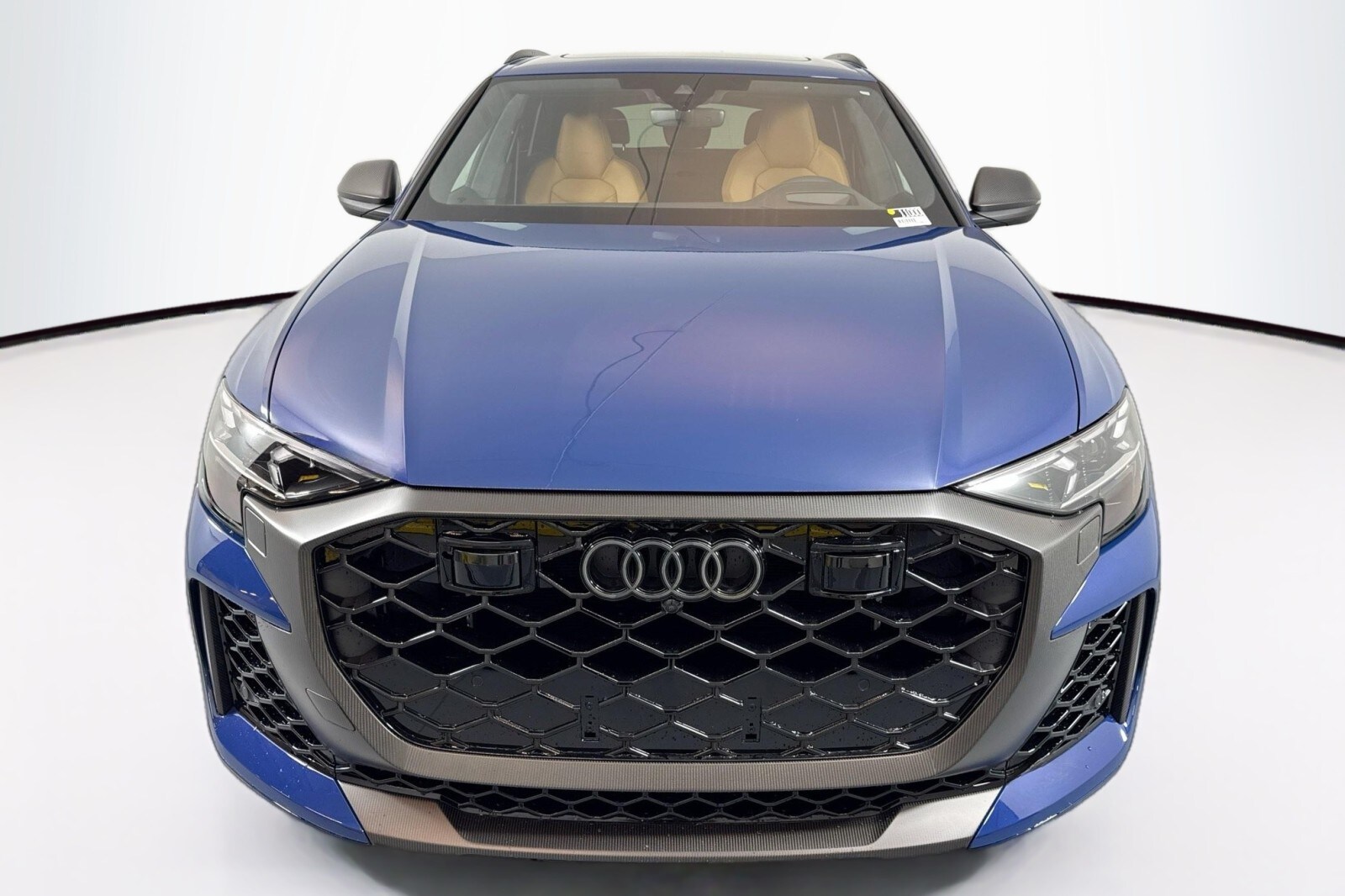 2025 Audi RS Q8 photo 2