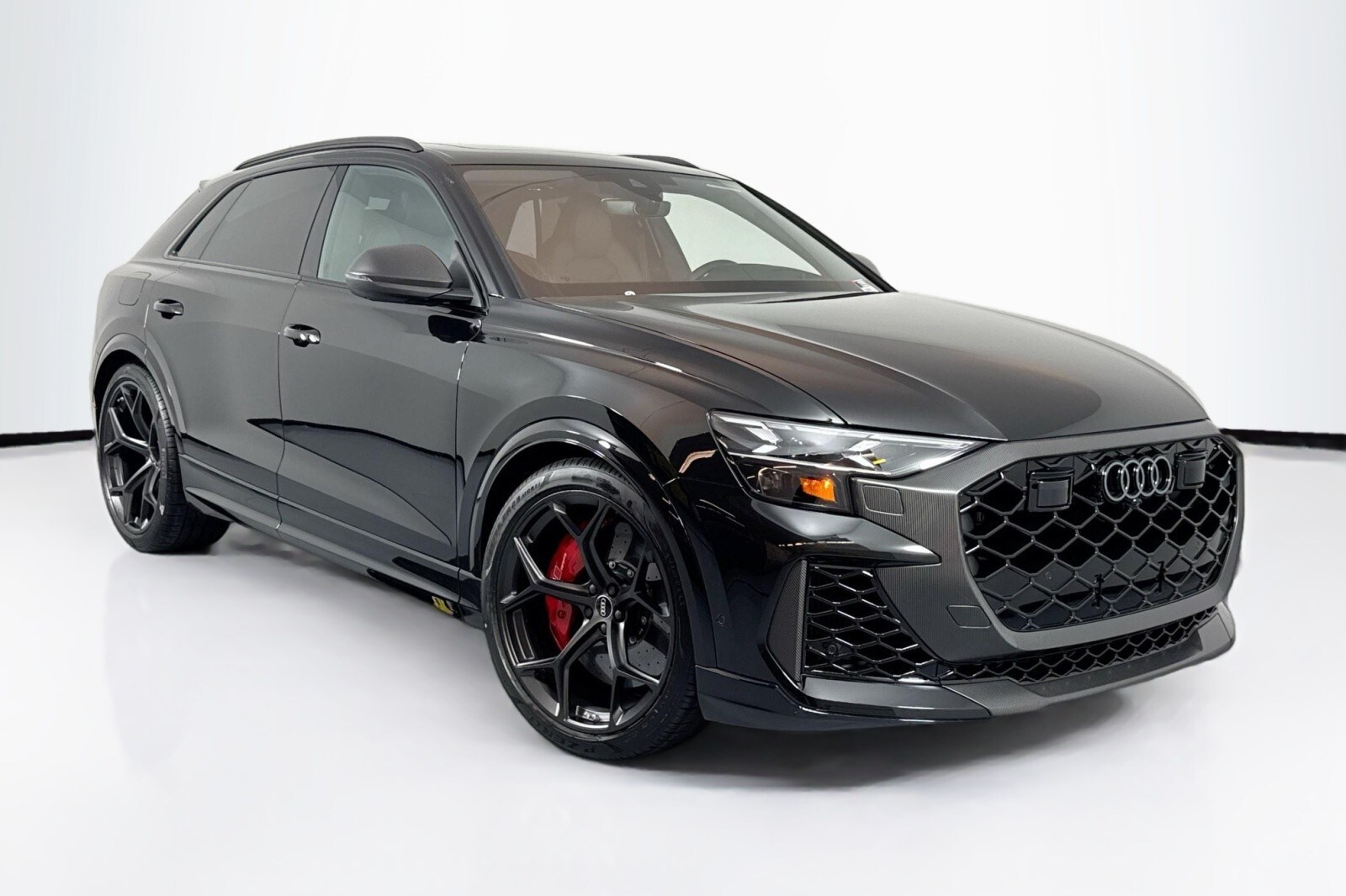 2025 Audi RS Q8 photo 3