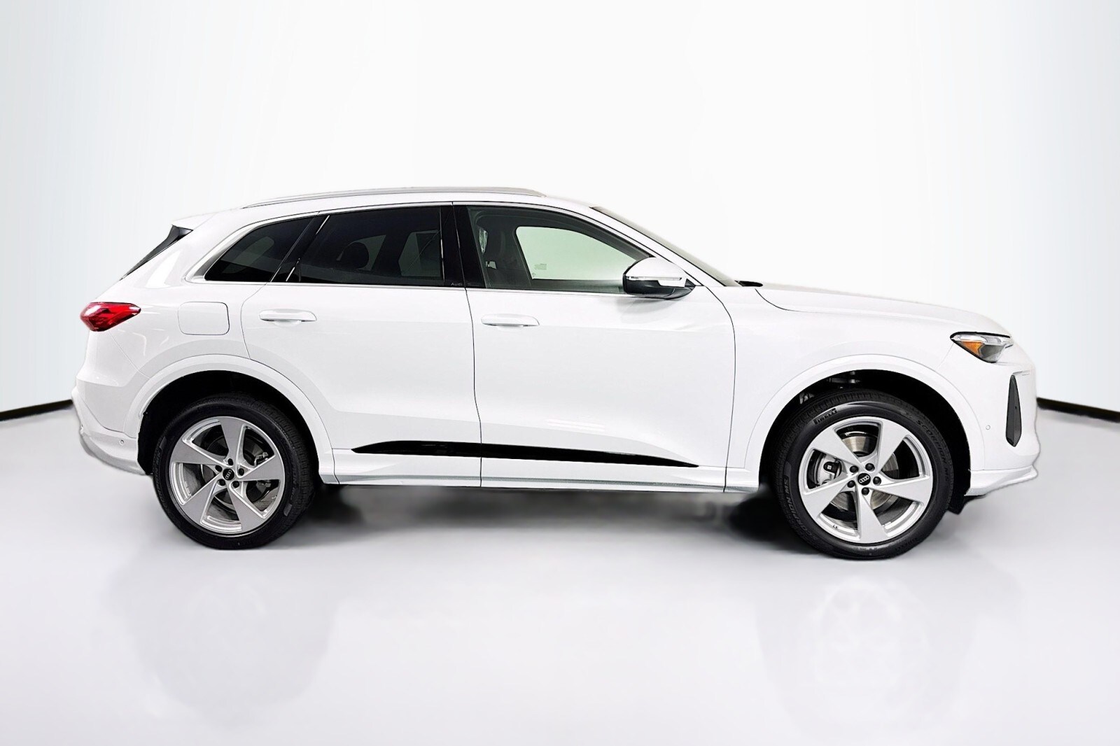 2025 Audi Q5 Premium Plus photo 4
