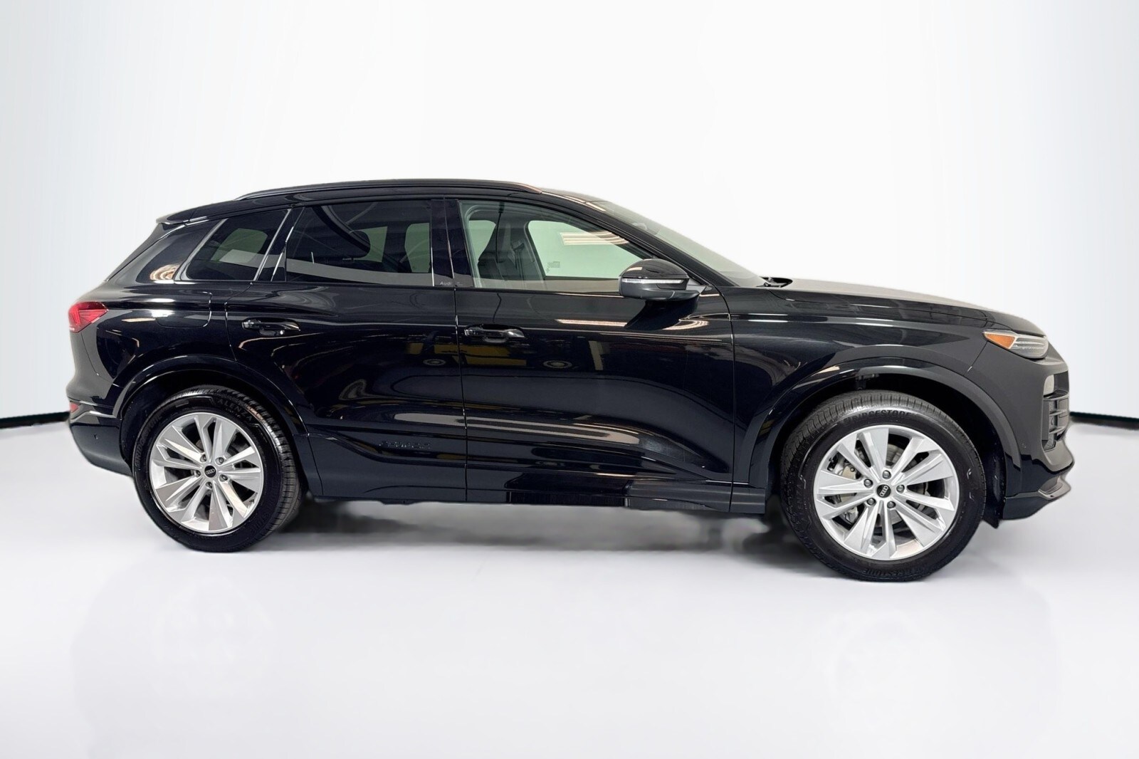 2025 Audi Q6 E-tron Premium Plus photo 3