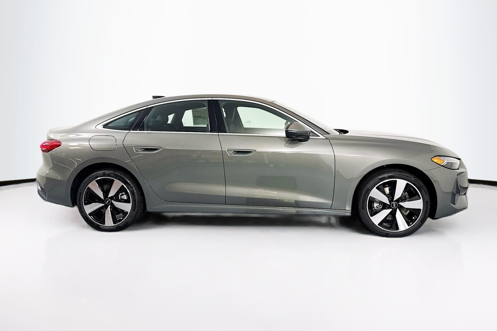 2025 Audi A5 Quattro Prestige photo 4