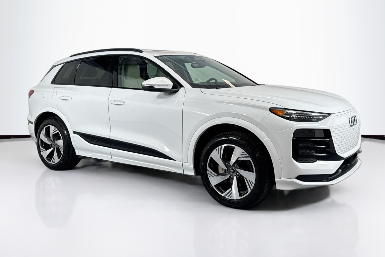 2025 Audi Q6 E-tron Premium Plus photo 2