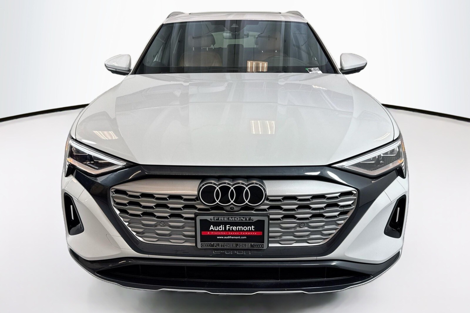 2024 Audi Q8 E-tron Premium Plus photo 2