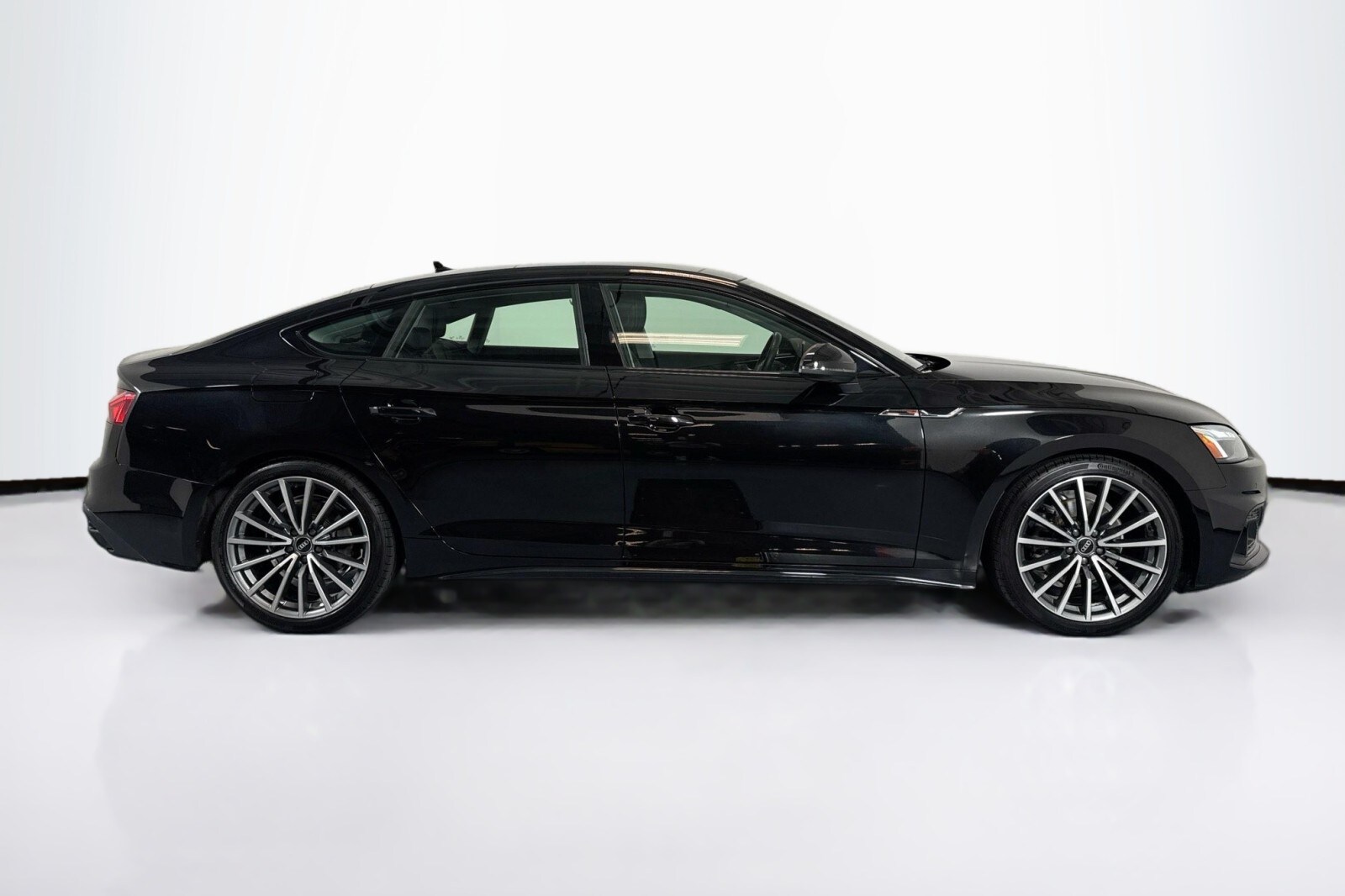 2022 Audi A5 Quattro Premium Plus photo 4