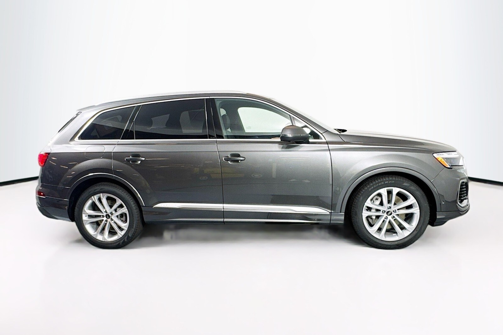 2025 Audi Q7 Prestige photo 4
