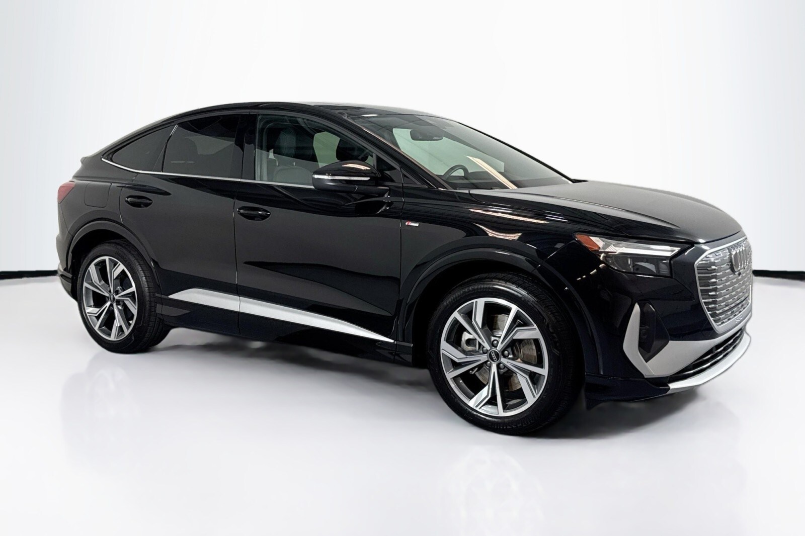 2025 Audi Q4 E-tron Sportback Premium photo 2