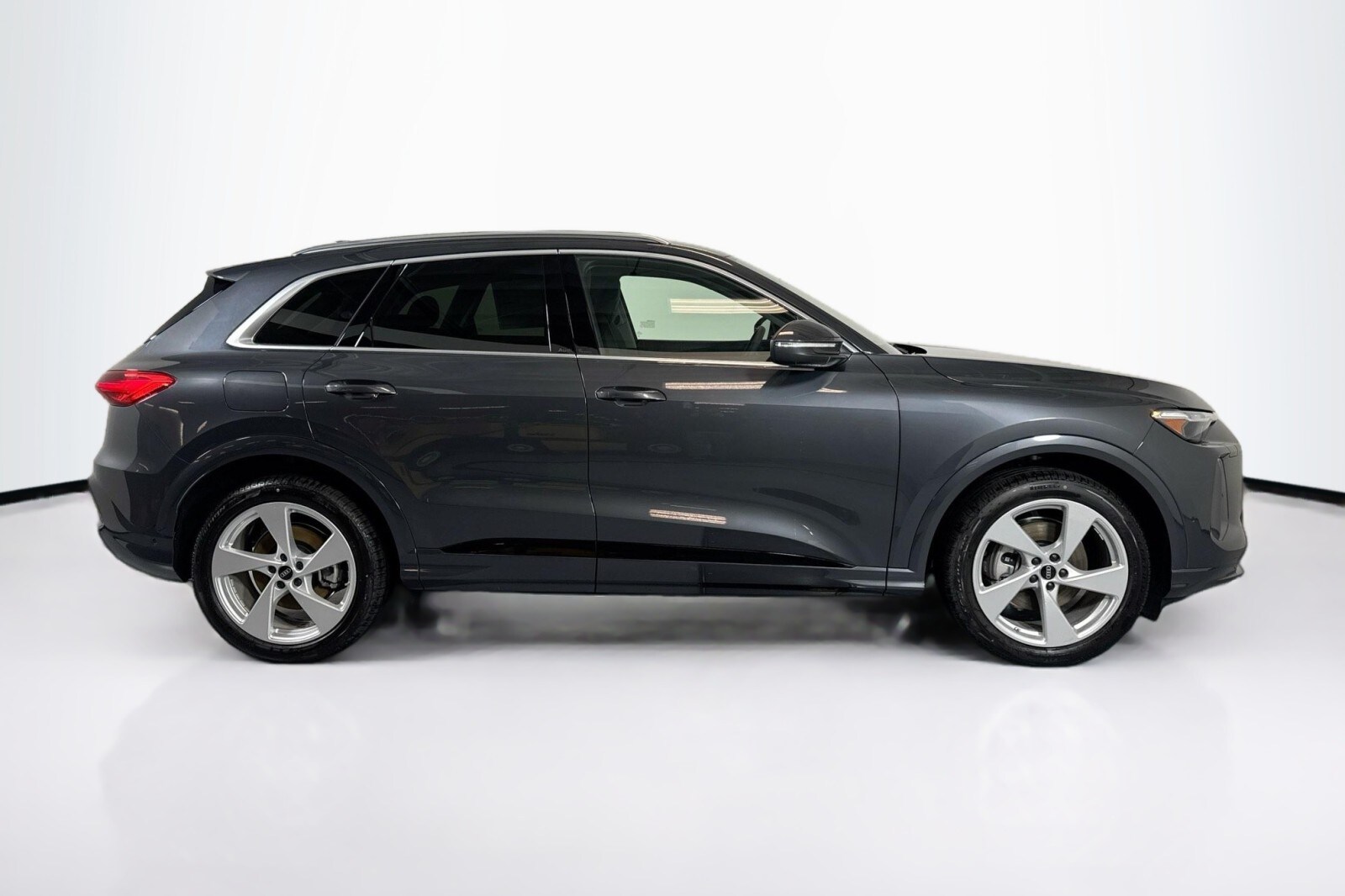 2025 Audi Q5 2.0T Prestige photo 4