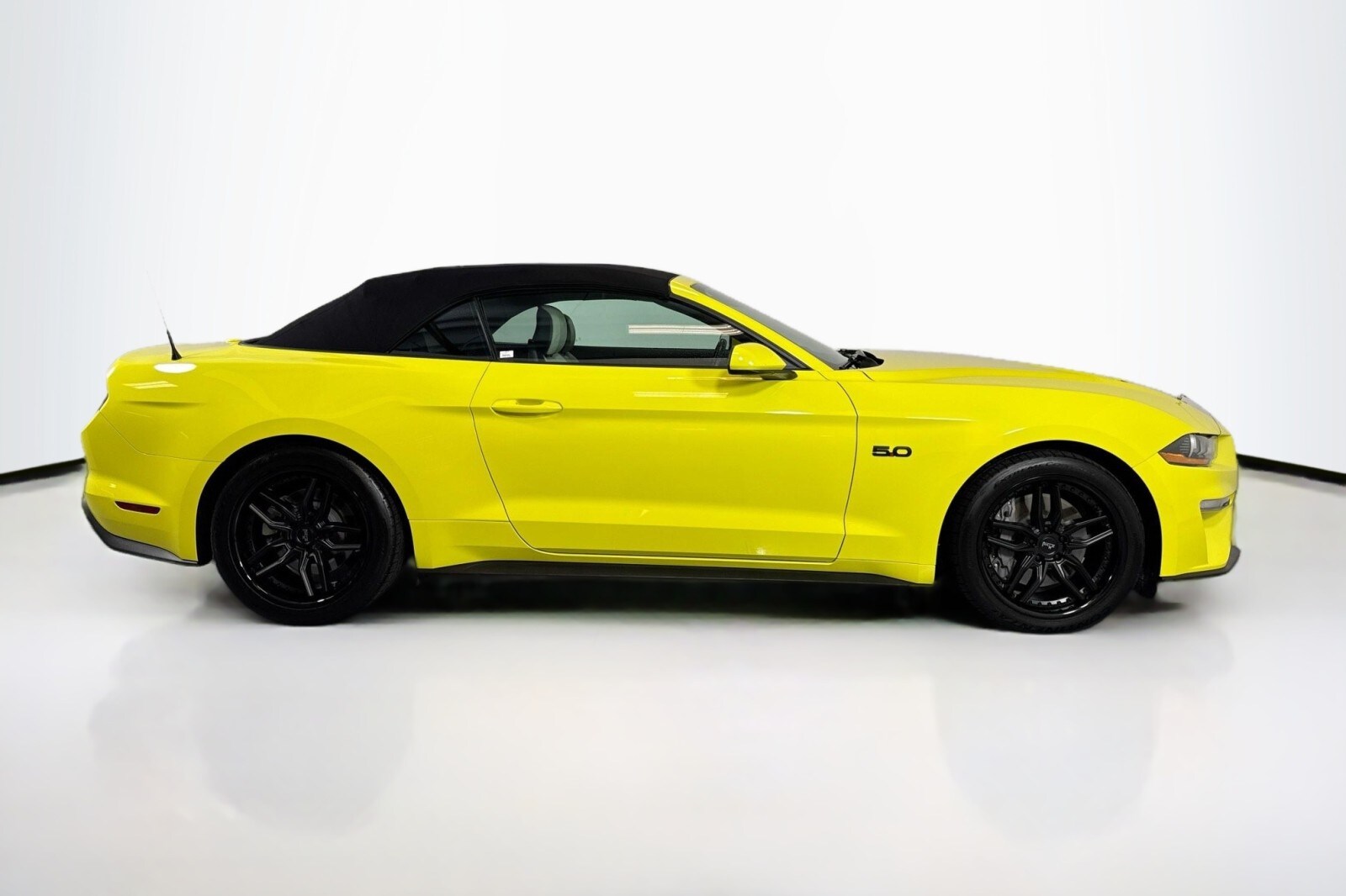 2021 Ford Mustang GT Premium photo 4