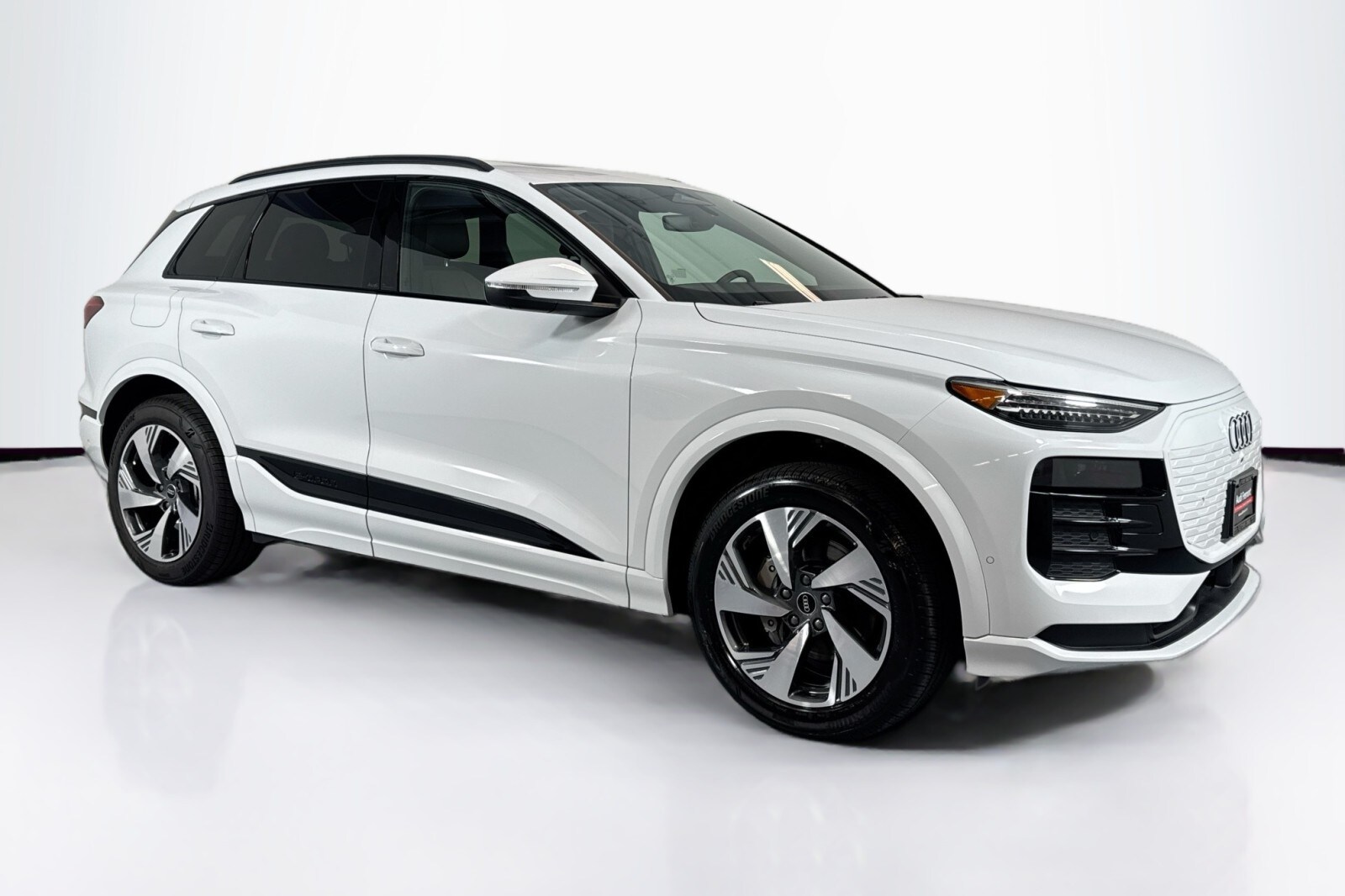 2025 Audi Q6 E-tron Premium Plus photo 2