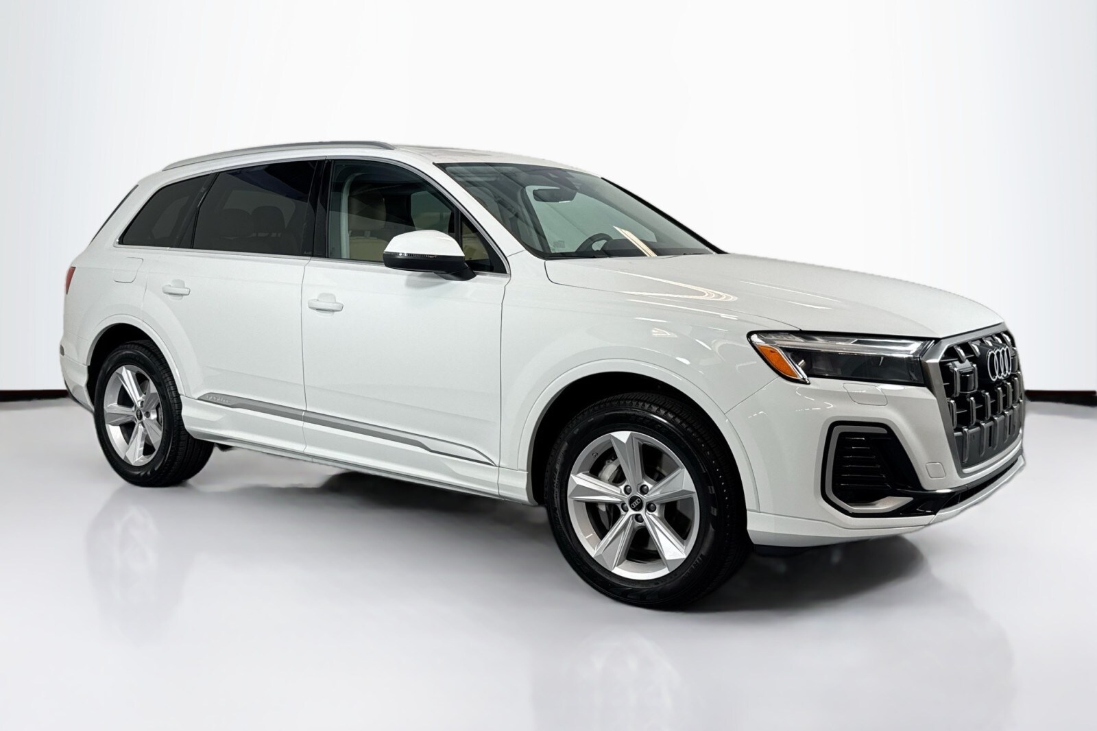 2025 Audi Q7 Premium photo 3