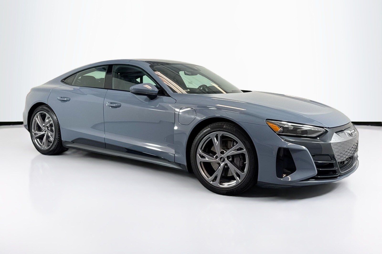 2022 Audi e-tron GT Premium Plus photo 3