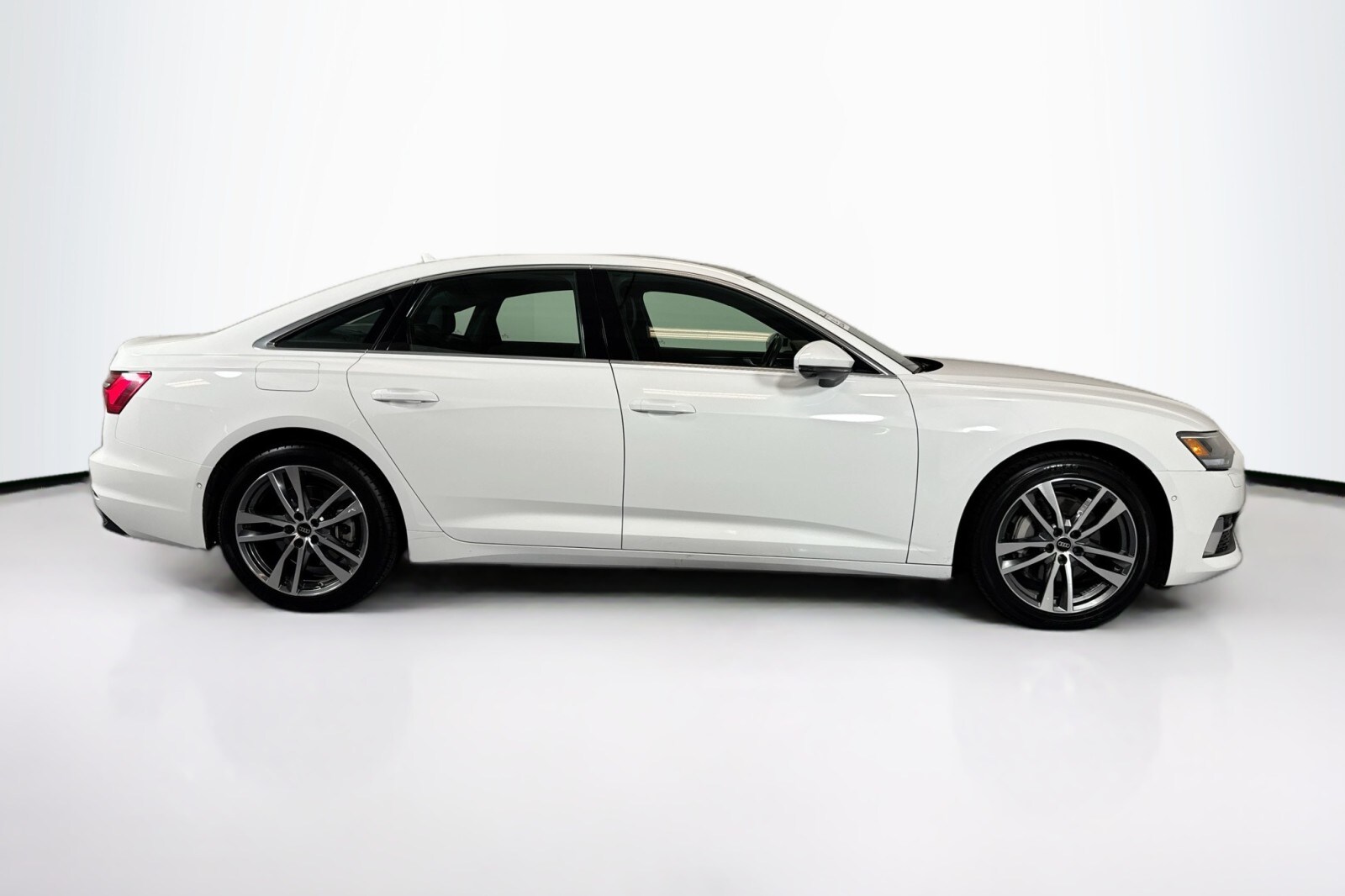 2023 Audi A6 Quattro Premium photo 4