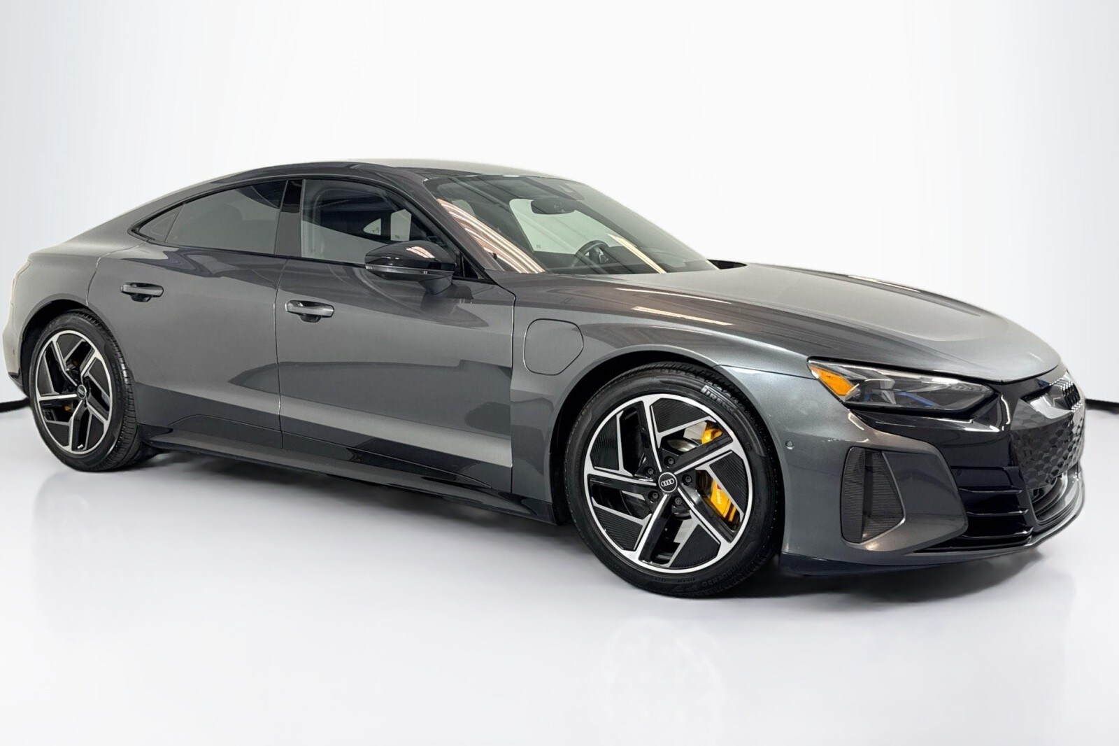 2023 Audi RS e-tron GT Base photo 3