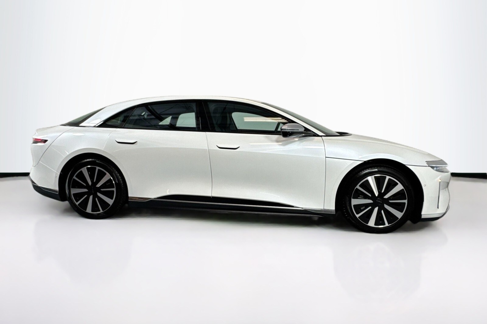 2025 Lucid Air Grand Touring photo 4