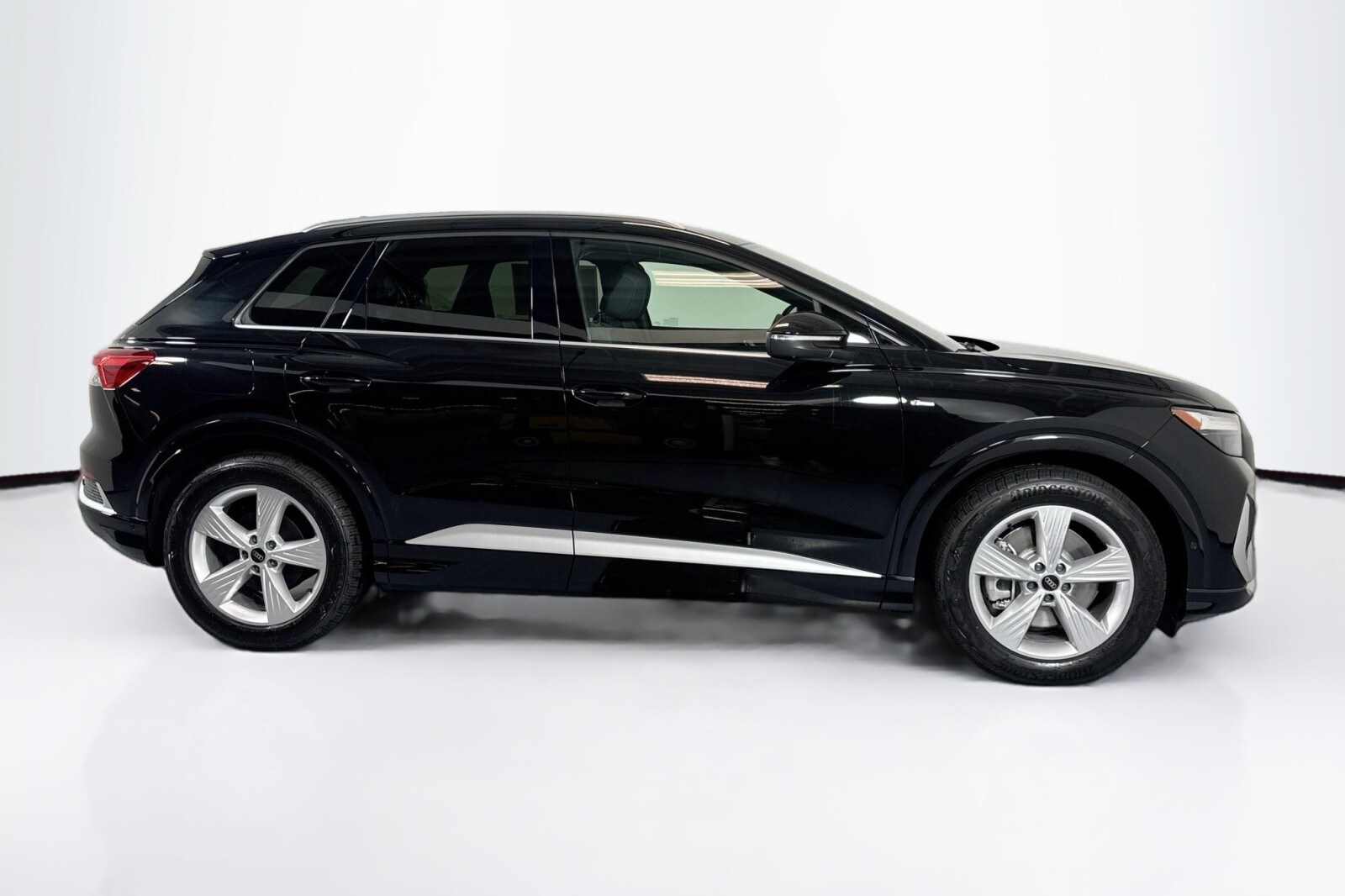 2026 Audi Q4 55 E-tron Premium Plus photo 3