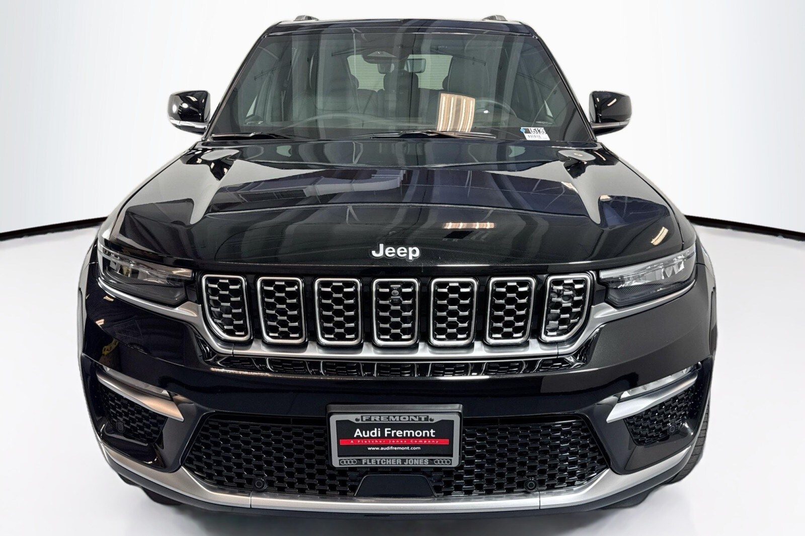 2022 Jeep Grand Cherokee Summit photo 2
