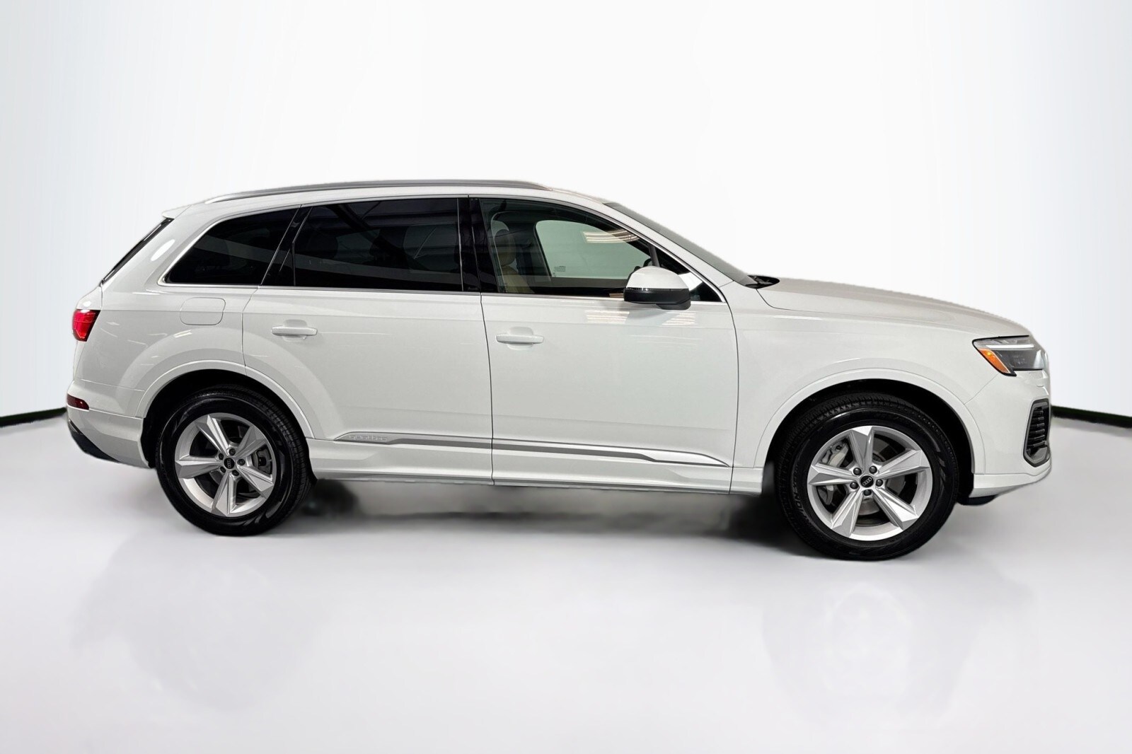 2025 Audi Q7 Premium photo 4