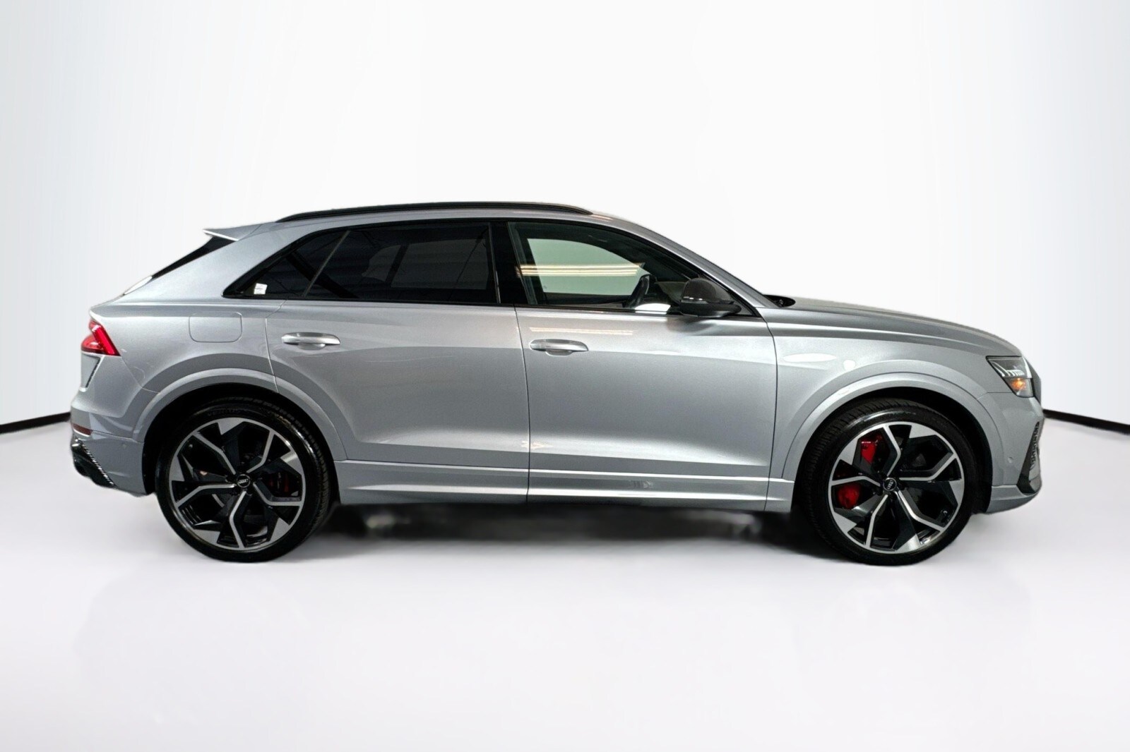 2020 Audi RS Q8 photo 4