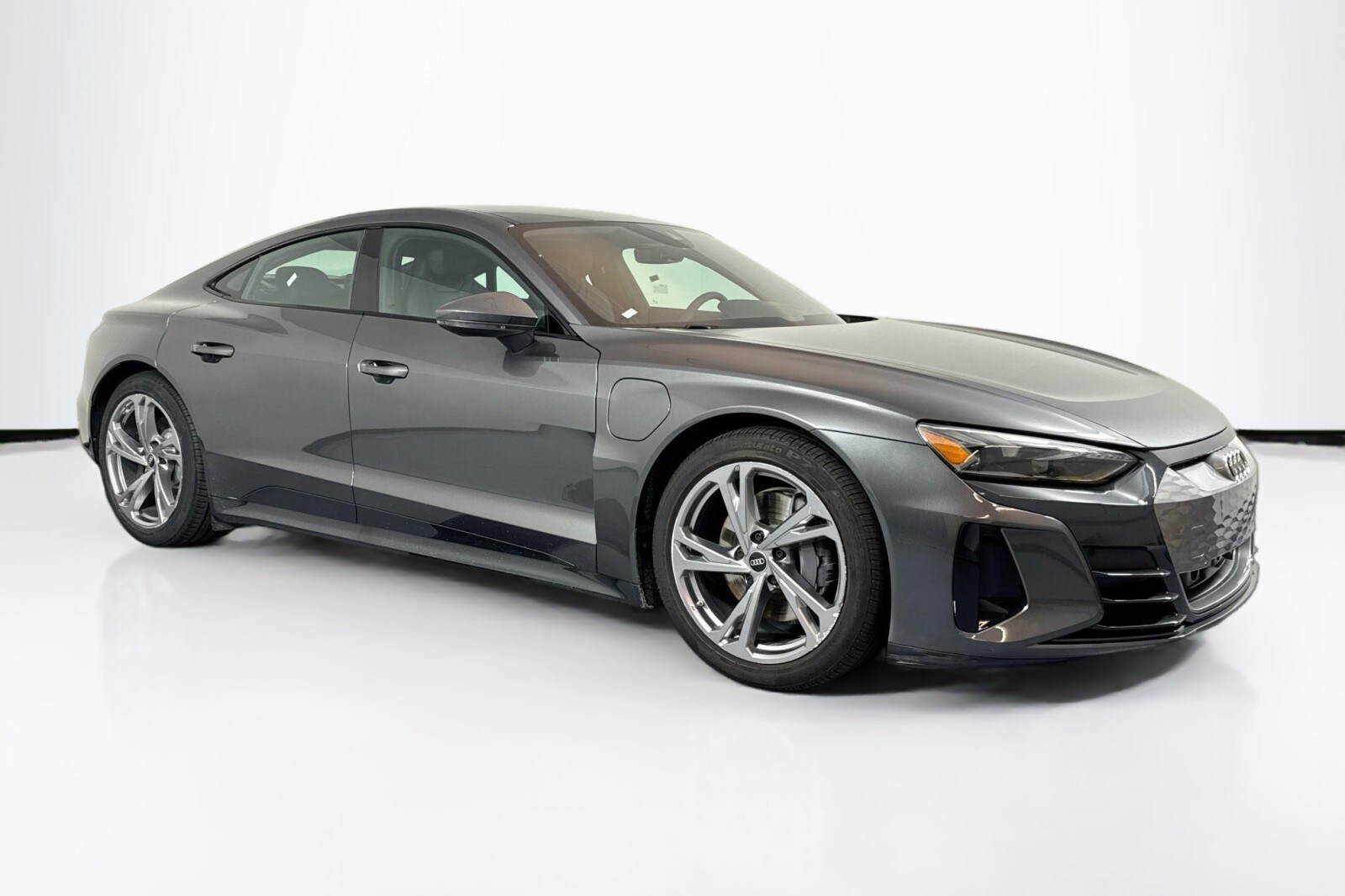 2022 Audi e-tron GT Premium Plus photo 3