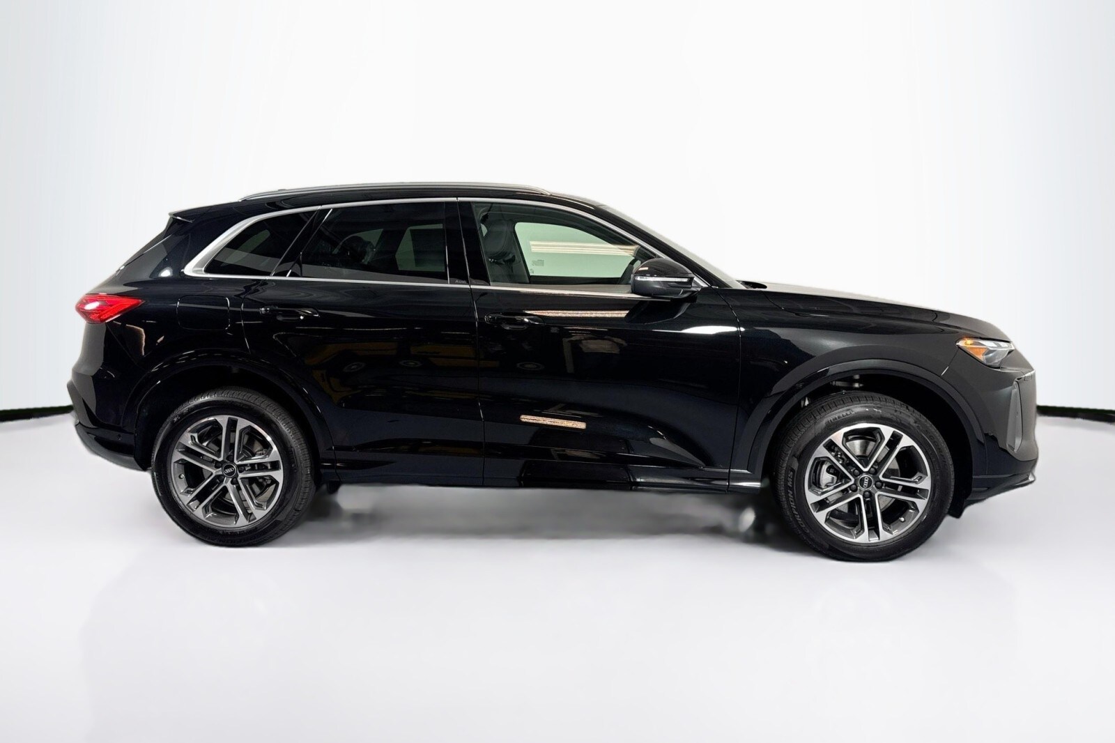 2025 Audi Q5 2.0T Premium photo 4