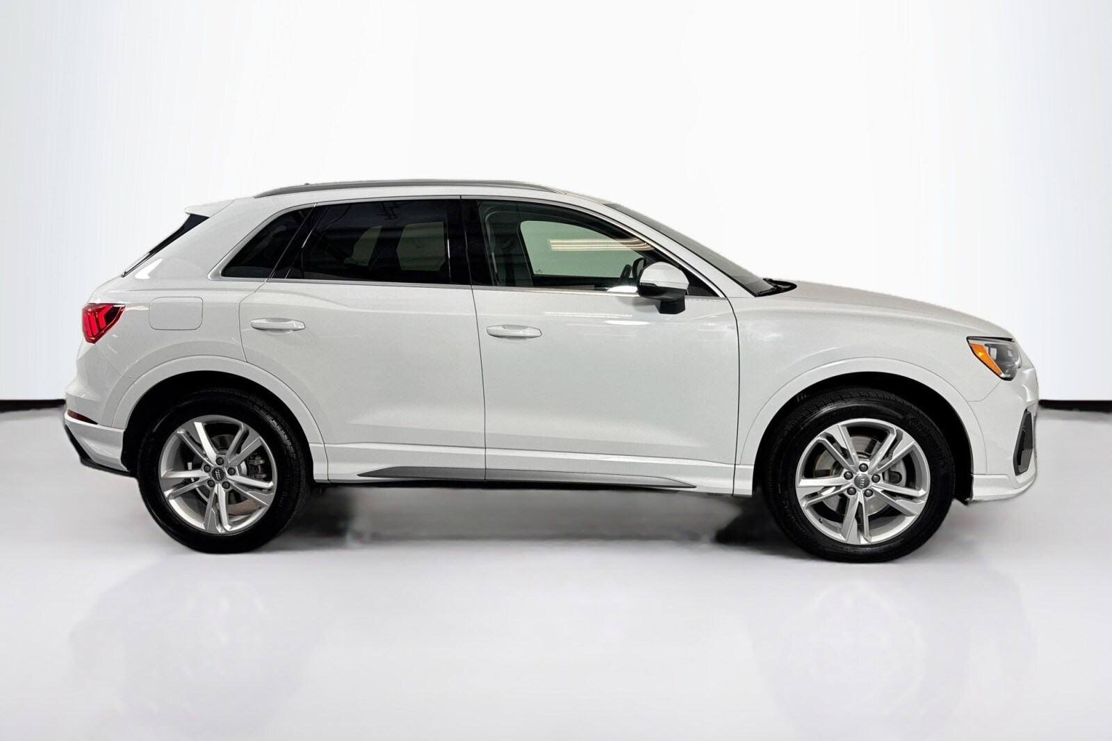 2020 Audi Q3 S line Premium photo 4