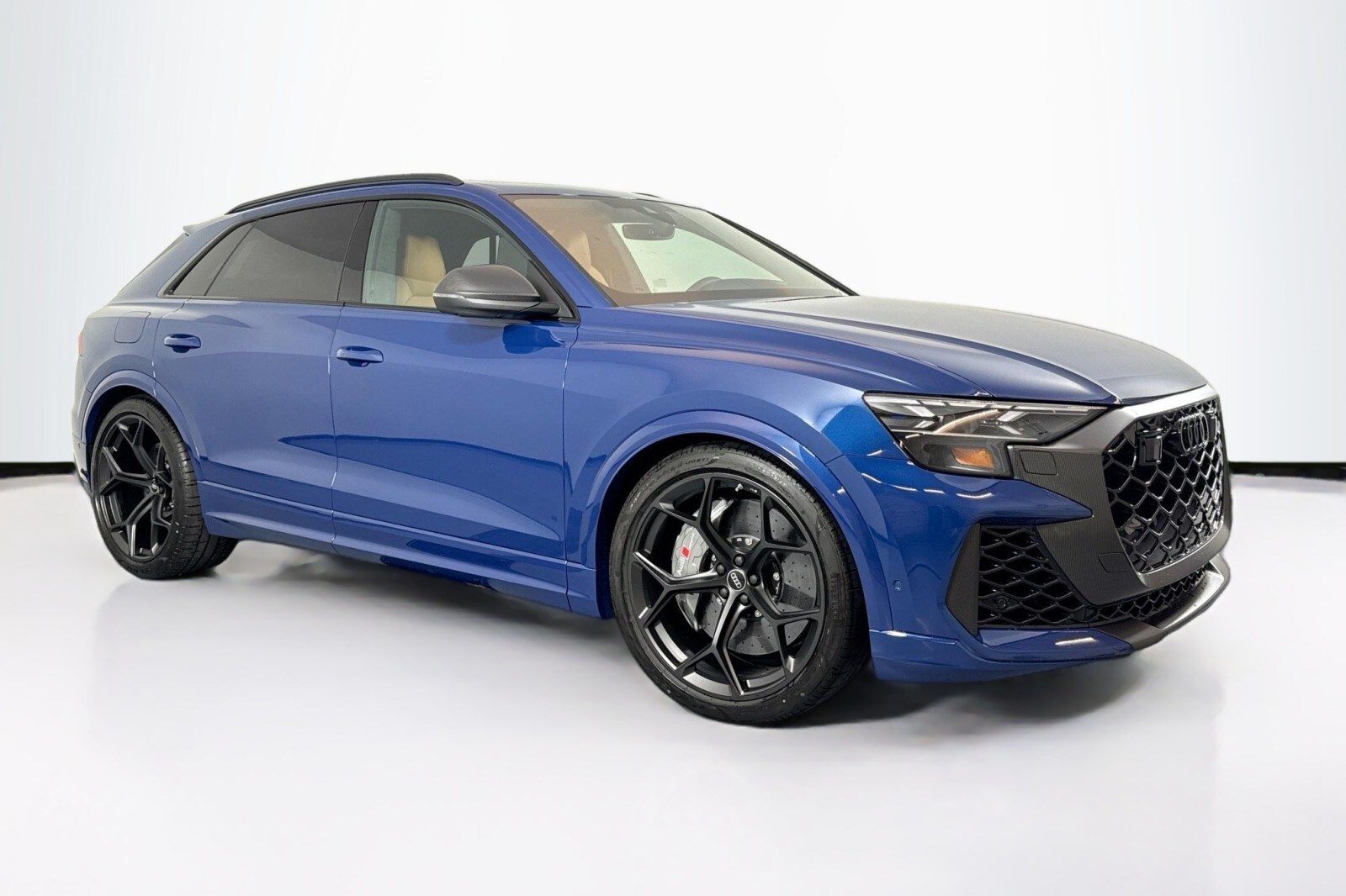 2025 Audi RS Q8 photo 3