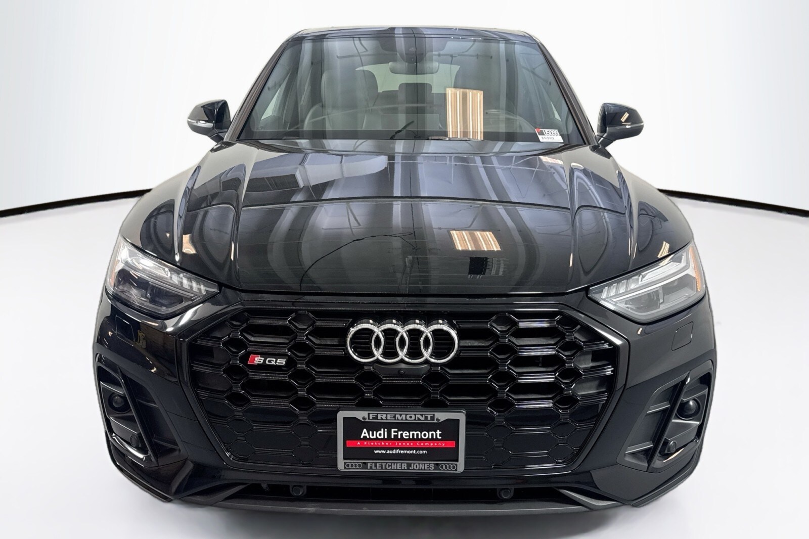 2022 Audi SQ5 Prestige photo 2