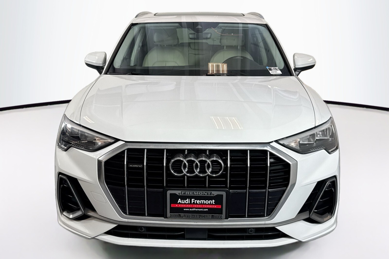 2020 Audi Q3 S line Premium photo 2