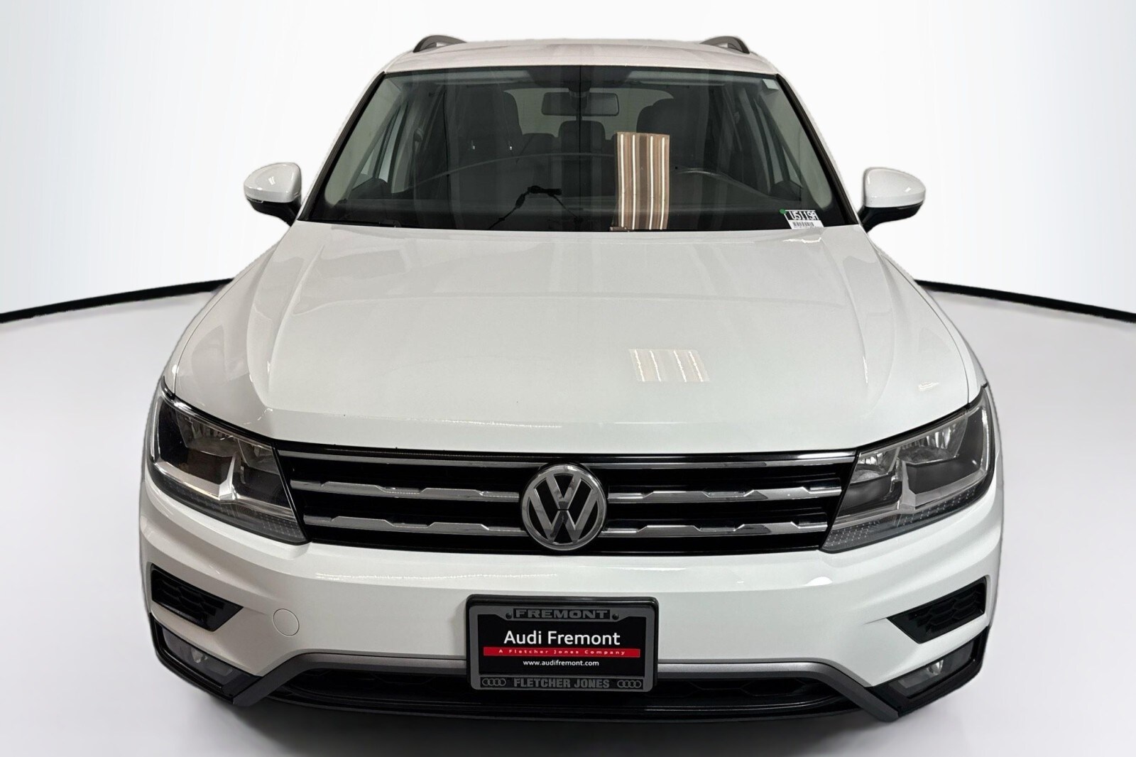 2018 Volkswagen Tiguan SE photo 2