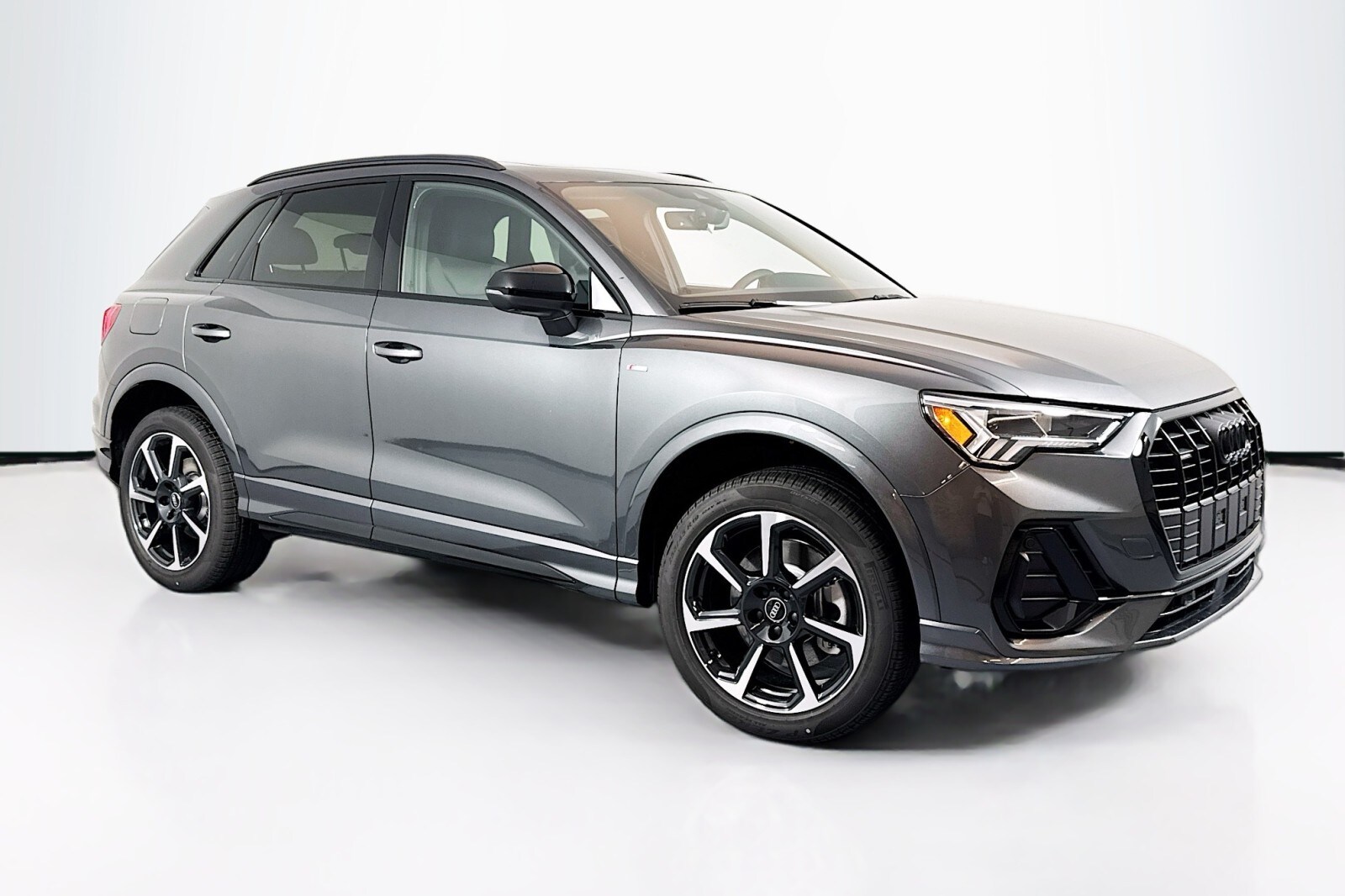 2025 Audi Q3 S line Premium Plus photo 3