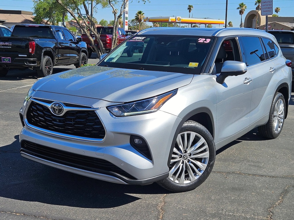 Used 2023 Toyota Highlander Platinum SUV