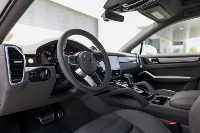 2023 Porsche Cayenne S Coupe Platinum Edition photo 3