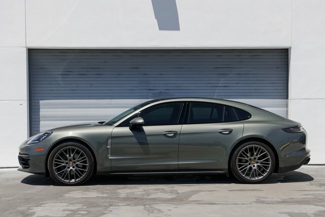2023 Porsche Panamera 4 Platinum photo 2