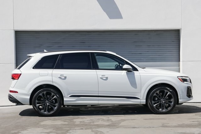 2025 Audi Q7 55 Premium Plus photo 4