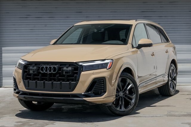 2025 Audi Q7 55 Premium Plus photo 3