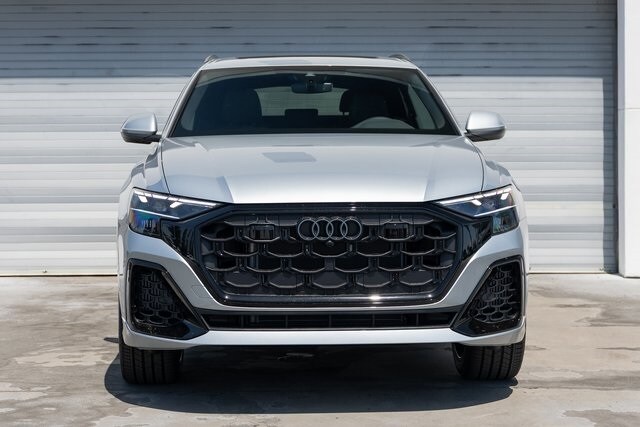 2025 Audi Q8 55 Premium Plus photo 2