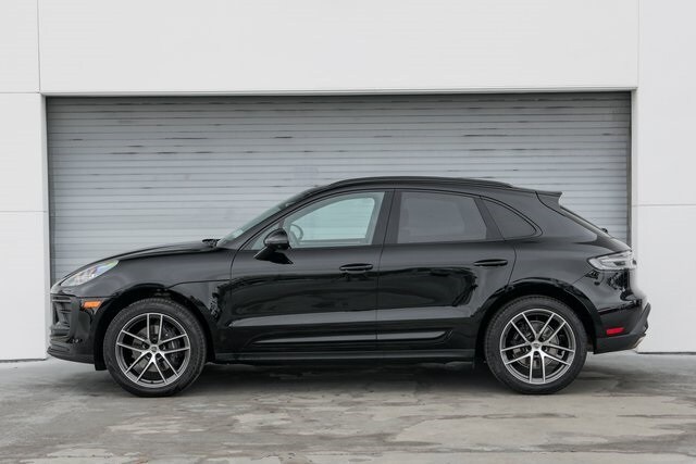 2024 Porsche Macan S photo 2